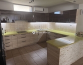 Eladó családi ház Pécs 114 900 000 Ft