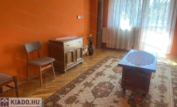 Szolnokon a Patak utcában 2 szobás lakás kiadó!                                 