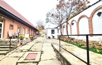 Eladó családi ház