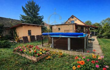 Eladó családi ház