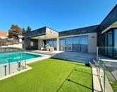 Eladó családi ház Pécs 425 000 000 Ft