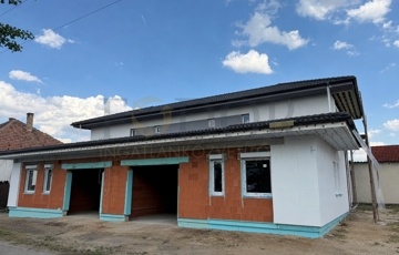 Eladó családi ház