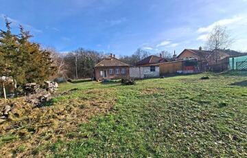 Eladó telek/földterület