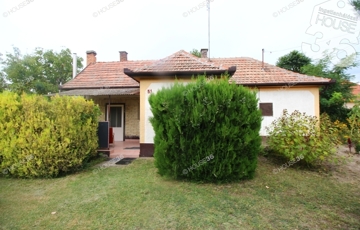 Eladó családi ház