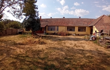 Eladó családi ház