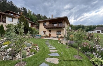 Eladó családi ház