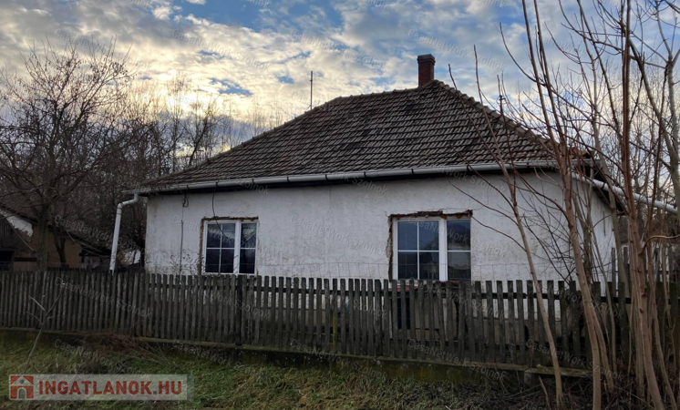 ELADÓ 2628 m2 területű tanya Jászszentandráson