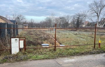 Eladó telek/földterület