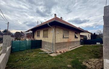 Eladó családi ház