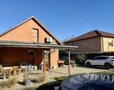 Meghitt, napfényes családi otthon