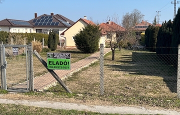 Eladó telek/földterület