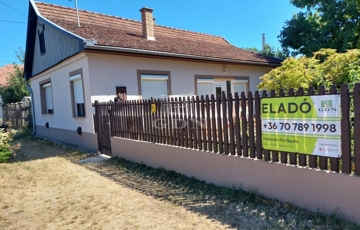 Eladó családi ház