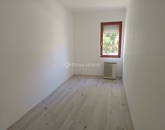 Eladó családi ház Újszász 23 000 000 Ft