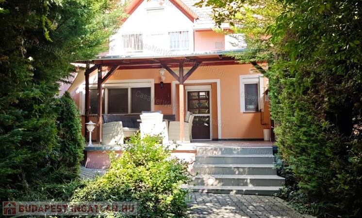 Hangulatos lakóingatlan eladó Balatonalmádiban központhoz közel                                 