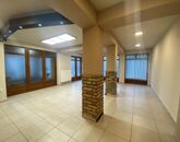 Kiadó iroda/üzlethelyiség Kiskunhalas 140 000 Ft