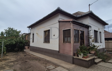 Eladó családi ház