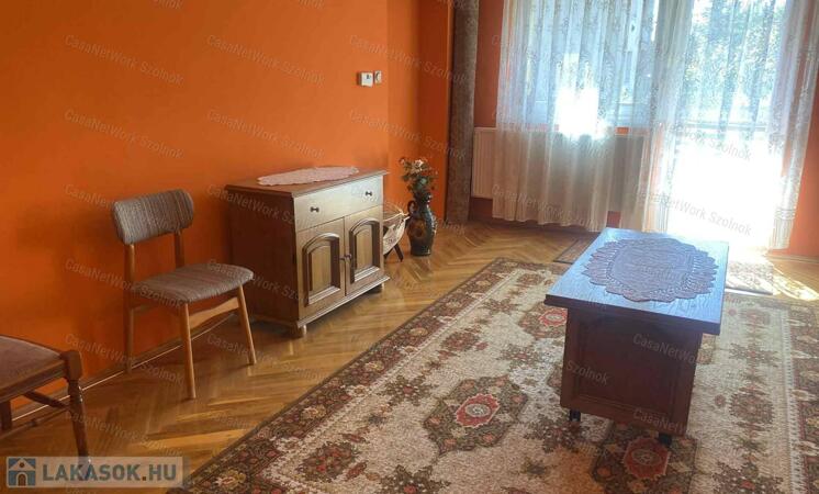 Szolnokon a Patak utcában 2 szobás lakás kiadó!                                 