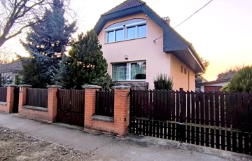 Eladó családi ház