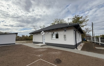 Eladó családi ház