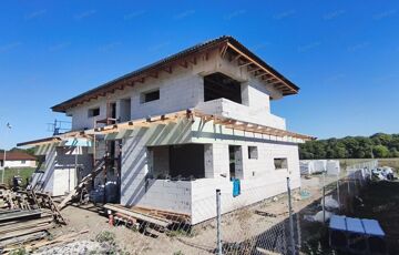 Eladó családi ház