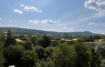 Eladó lakás