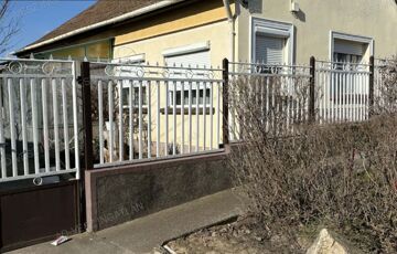 Eladó családi ház