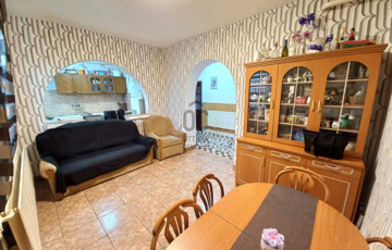 Eladó családi ház