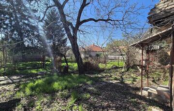 Eladó telek/földterület