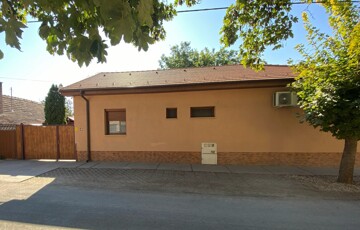 Eladó családi ház