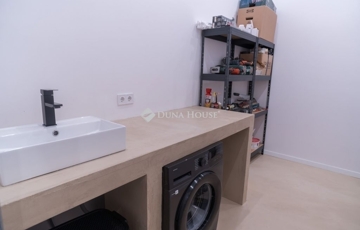 Eladó lakás