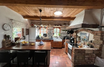 Eladó családi ház