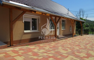 Eladó családi ház
