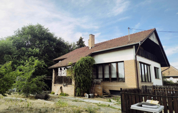 Eladó családi ház