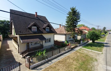 Eladó családi ház