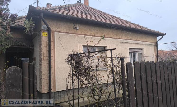 Tiszaföldvári 79 m2-es családi ház eladó!                                 