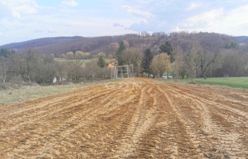 Eladó telek/földterület