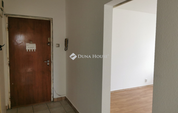 Eladó lakás