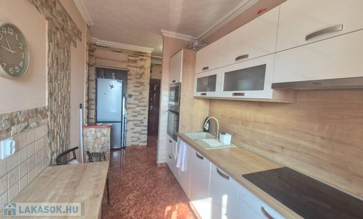 Oroszlány Dózsa Gy. út felújított lakás KIZÁRÓLAG nálunk!                                 