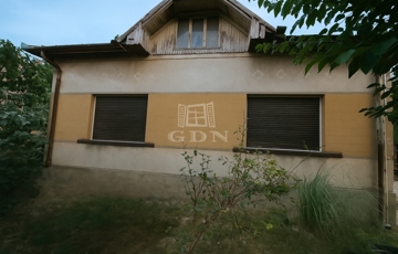 Eladó családi ház