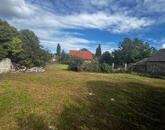 Eladó telek épülettel Nemesgulácson!