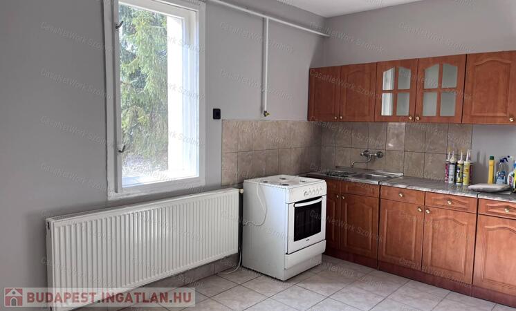 Kiadó földszinti lakás Szandaszőlős központjában                                 