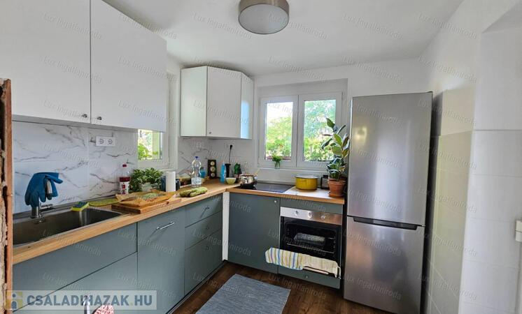 Felújított családi ház Únyon!                                 