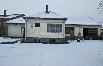 Eladó családi ház