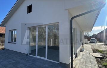 Eladó családi ház