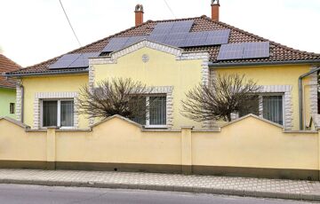 Eladó családi ház