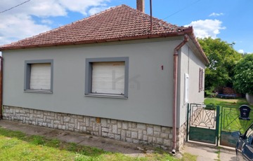 Eladó családi ház