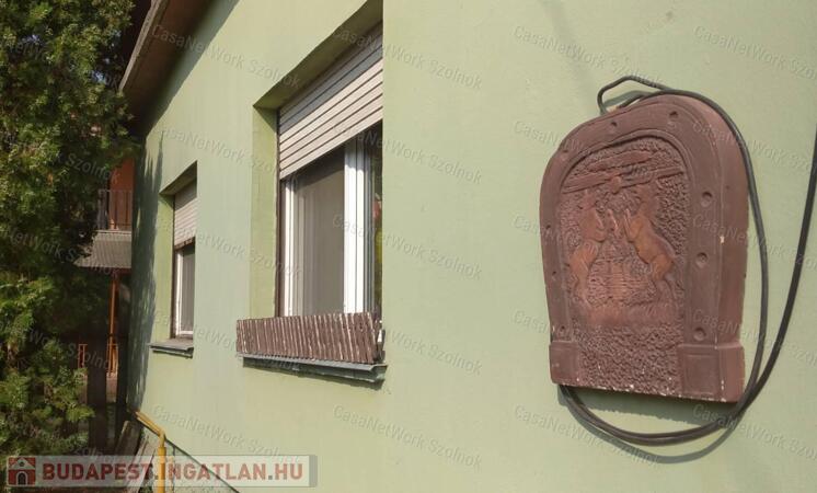 Eladó Szolnokon kertes családi ház!                                 