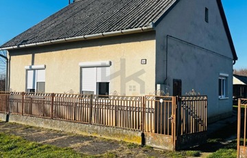 Eladó családi ház