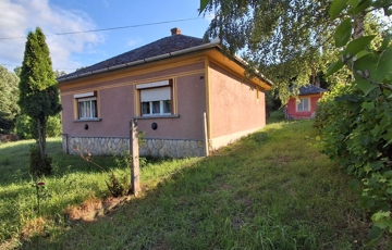 Eladó családi ház
