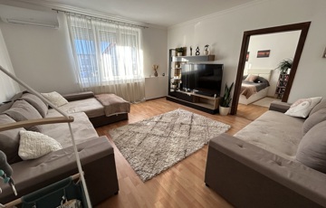 Eladó családi ház